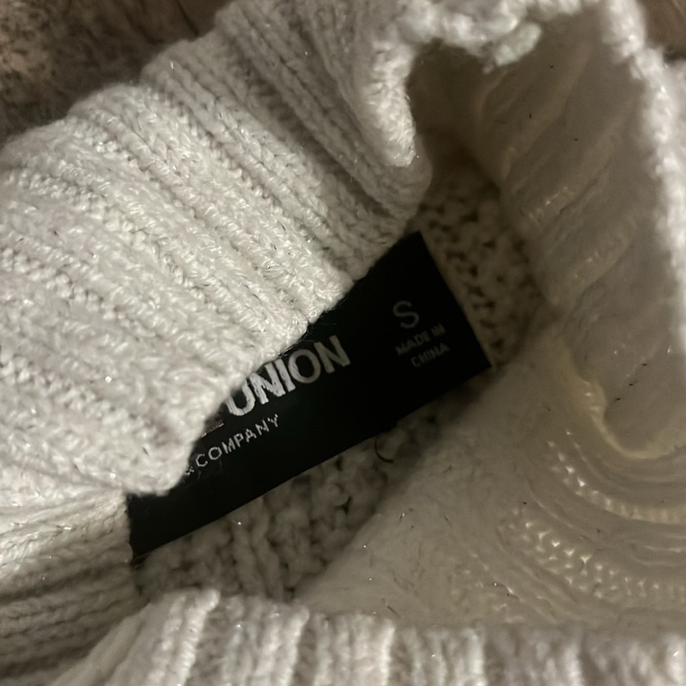 Gabrielle Union NWOT S sweater - Picture 3 of 4